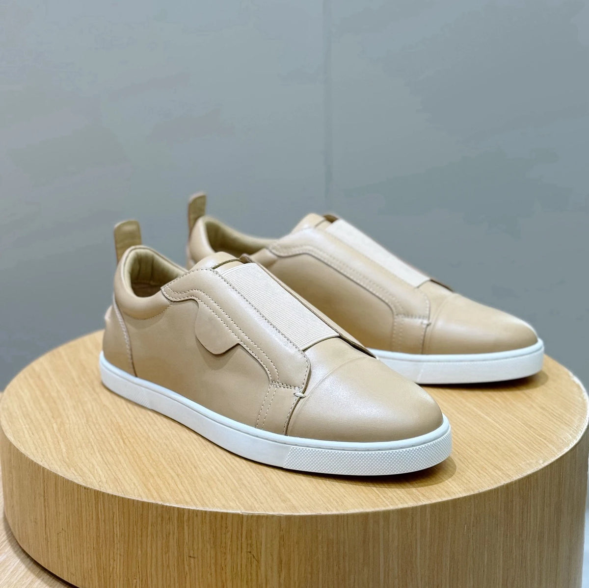 YUNO 160M-20 Slip-On