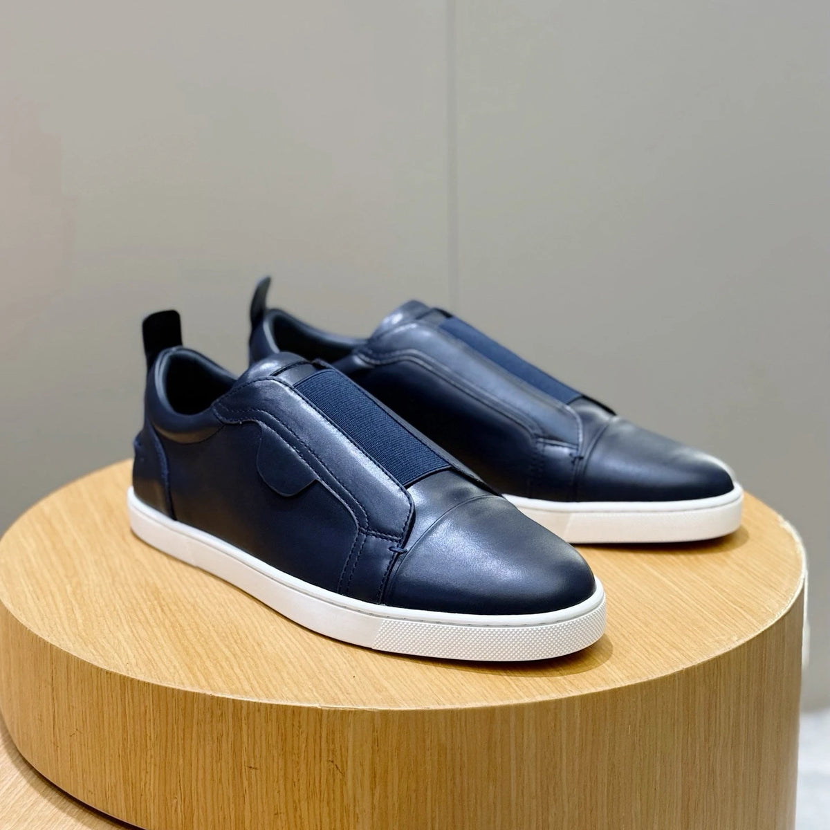 YUNO 160M-20 Slip-On