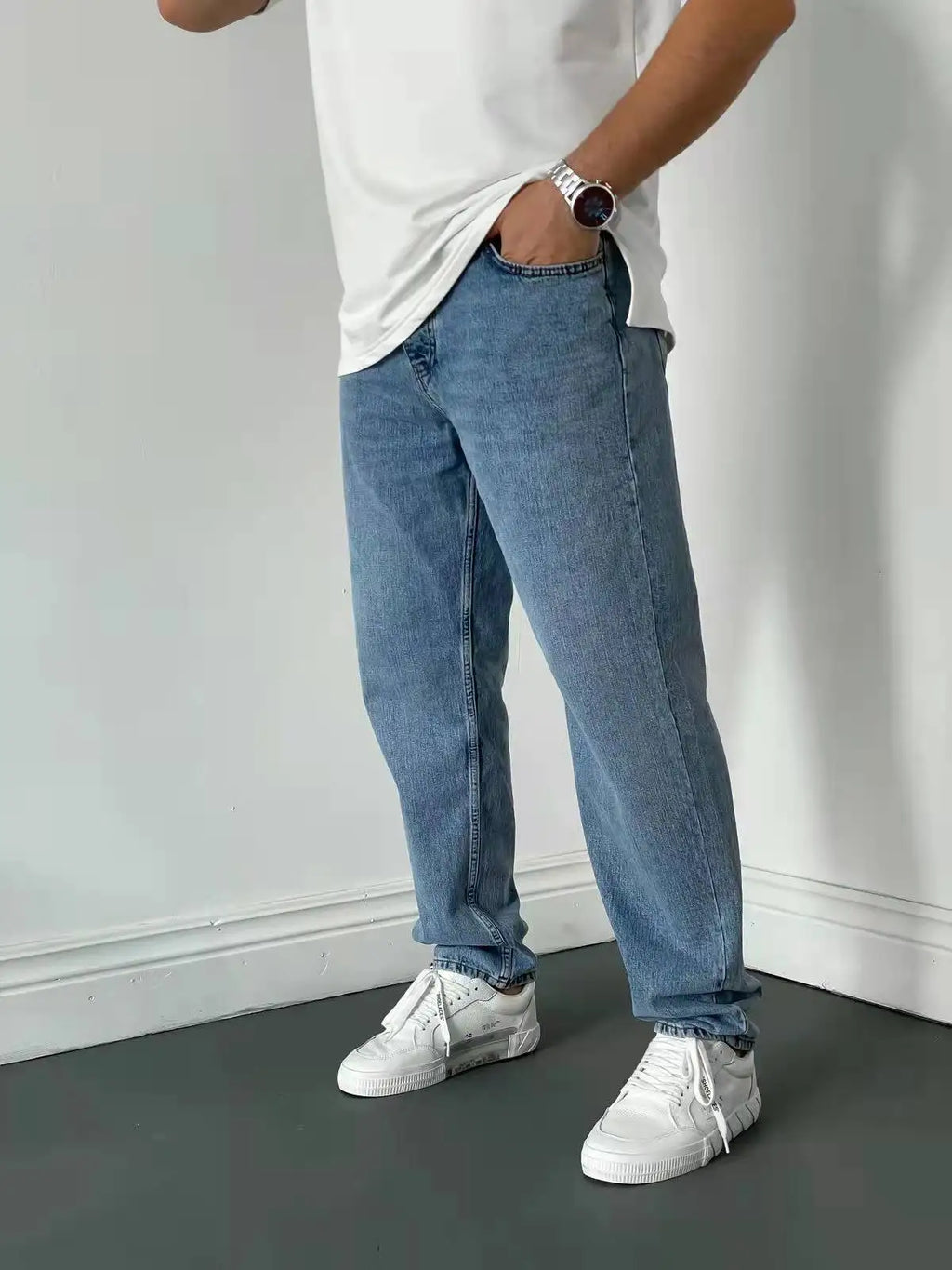 Calça Jeans em linha reta estiramento clássico