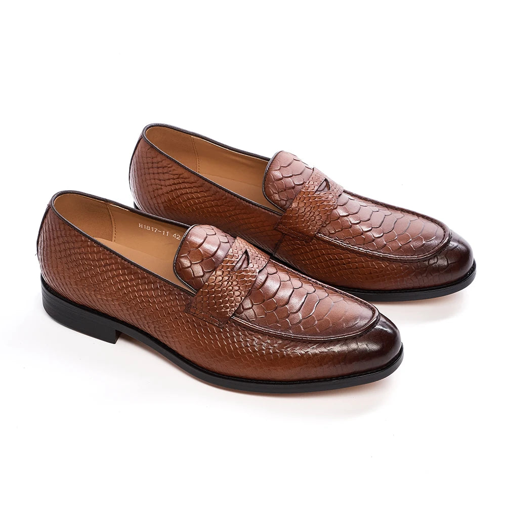 Mocassins Felix Chu de couro genuíno com padrão de cobra