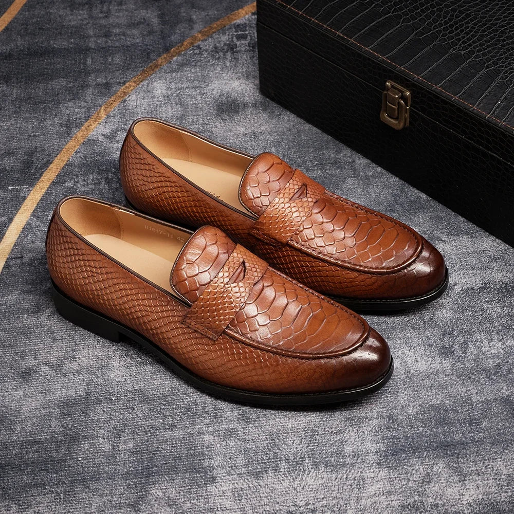 Mocassins Felix Chu de couro genuíno com padrão de cobra