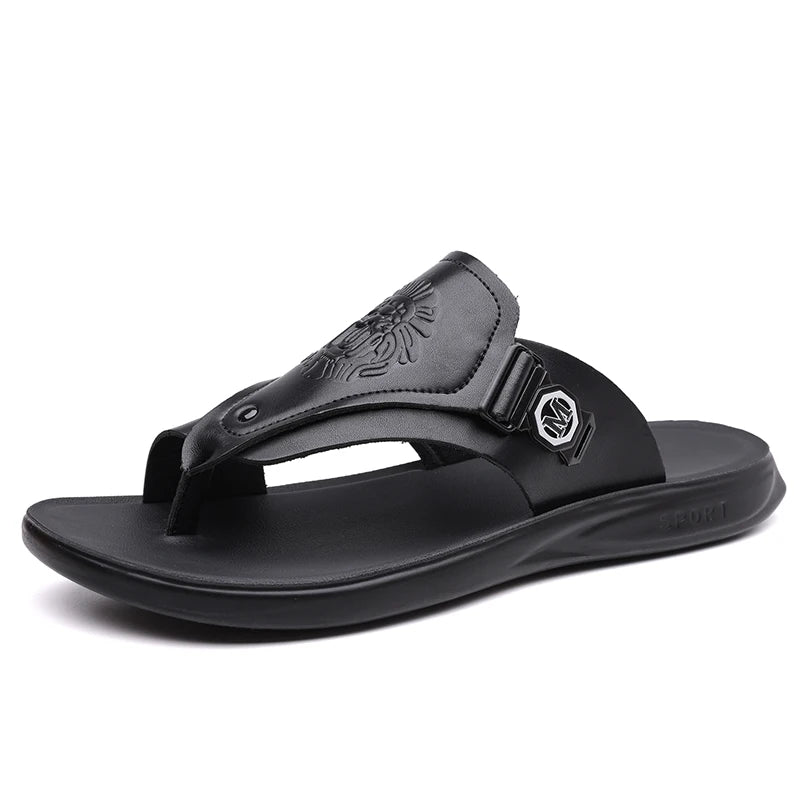 Chinelo de Couro Sintético com Padrão em Relevo