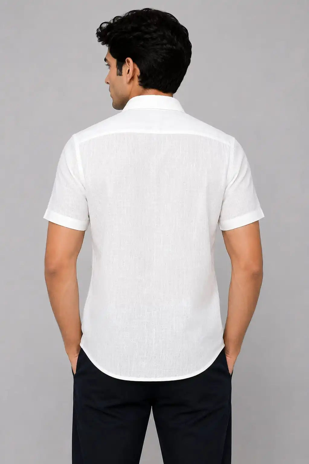 Camisa de manga curta em linho branco